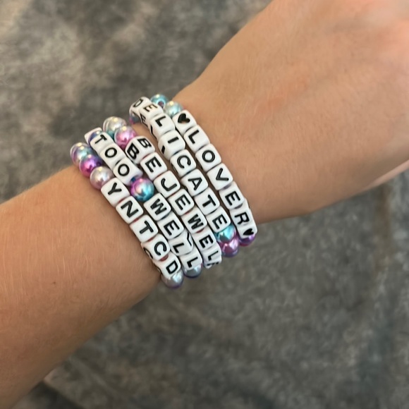 TS Eras Tour Friendship Bracelets - Pk of 5 - Picture 1 of 2